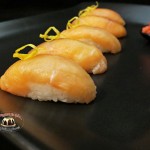 Nigiri sushi z łososiem