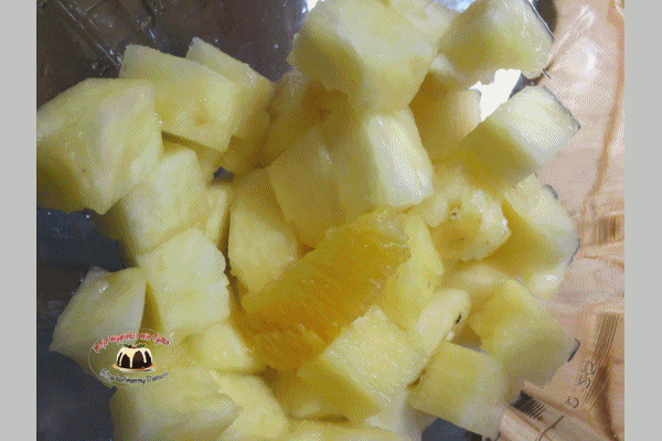 Smoothie ananasowe z kurkuma