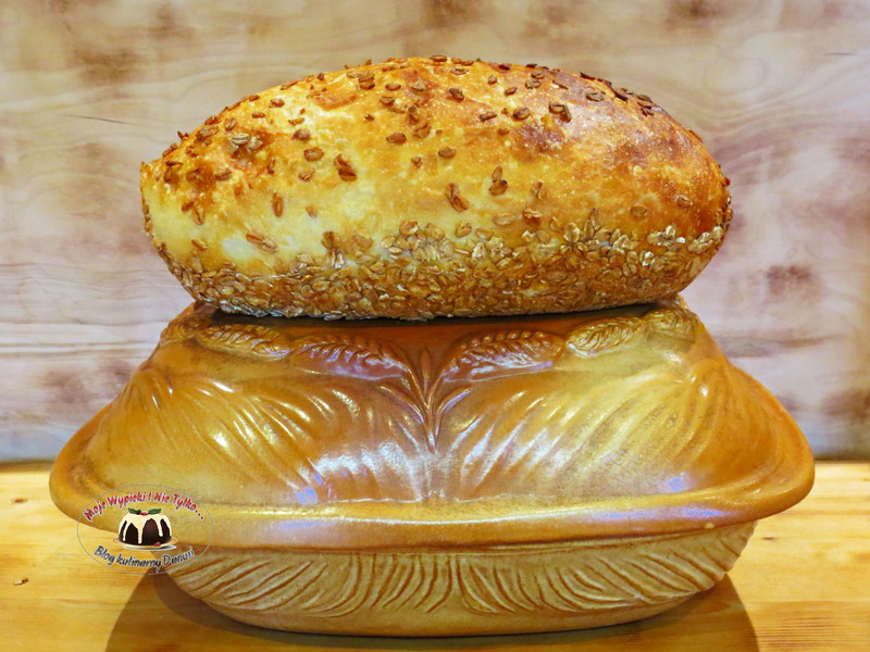Nocny chleb pieczony w garnku rzymskim